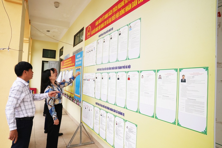 Ban bầu cử số 07 kiểm tra công tác chuẩn bị bầu cử tại các thôn: Cốc Thượng, Cốc Hạ, và Trại Hiền.- Ảnh 4.