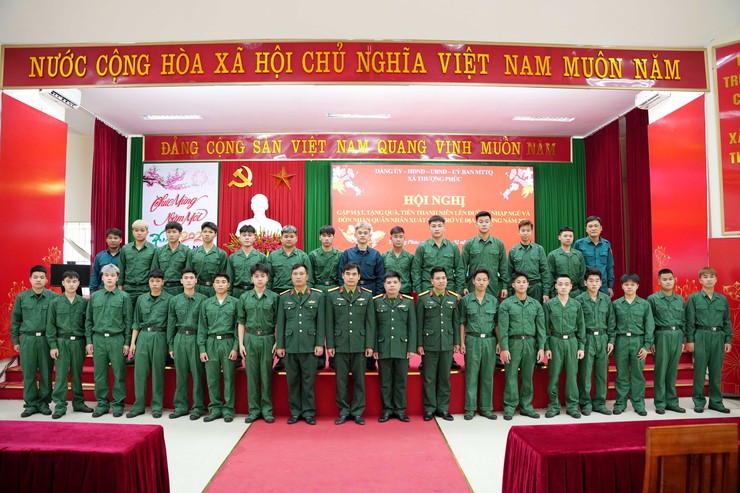 Xã Thượng Phúc tổ chức gặp mặt, tặng quà thanh niên lên đường nhập ngũ và đón nhận quân nhân xuất ngũ năm 2026- Ảnh 9.