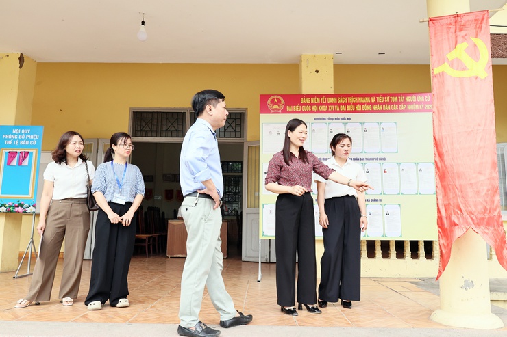 Ban bầu cử số 01 kiểm tra công tác chuẩn bị bầu cử đại biểu Quốc hội và đại biểu Hội đồng nhân dân các cấp nhiệm kỳ 2026-2031- Ảnh 3.