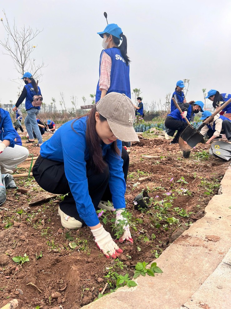 Phường Thanh Liệt khánh thành công trình “Vườn hoa thanh niên”- Ảnh 2.
