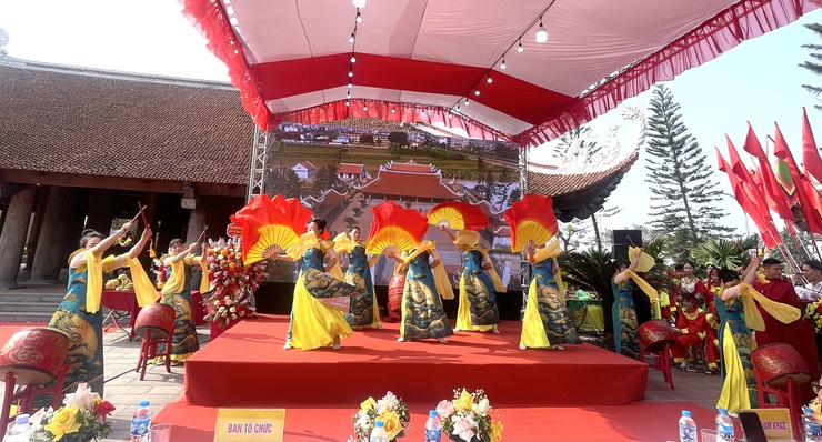 Phúc Lộc: Sôi nổi chung khảo cuộc thi tìm hiểu, giới thiệu di tích lịch sử văn hoá đình Vân Cốc – nơi thờ ba vị nữ tướng của Hai Bà Trưng- Ảnh 5.