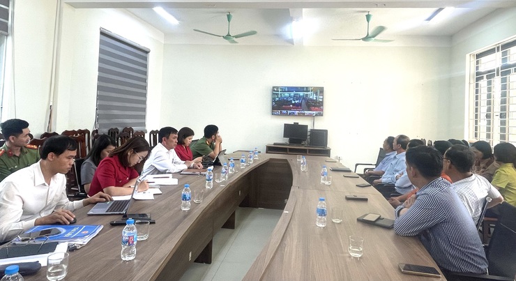 Ứng cử viên đại biểu Quốc hội khóa XVI tiếp xúc cử tri vận động bầu cử tại đơn vị bầu cử số 6- Ảnh 3.