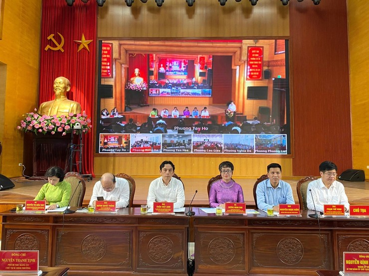 Ứng cử viên đại biểu Quốc hội khoá XVI tiếp xúc cử tri tại Đơn vị bầu cử số 2, thành phố Hà Nội.- Ảnh 4.