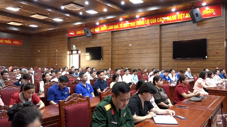 Ứng viên Đại biểu Quốc hội tiếp xúc cử tri đơn vị bầu cử số 8 Thành phố Hà Nội- Ảnh 4.