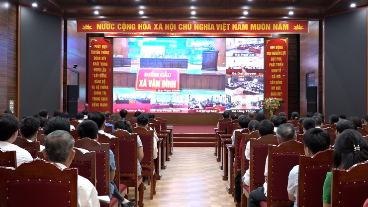 Ứng viên Đại biểu Quốc hội tiếp xúc cử tri đơn vị bầu cử số 8 Thành phố Hà Nội- Ảnh 5.