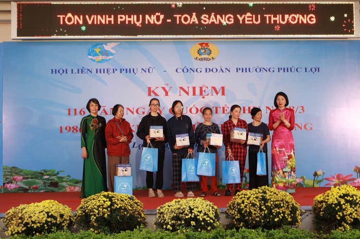 Phường Phúc Lợi: Nhiều hoạt động ý nghĩa chào mừng Ngày Quốc tế phụ nữ- Ảnh 3.