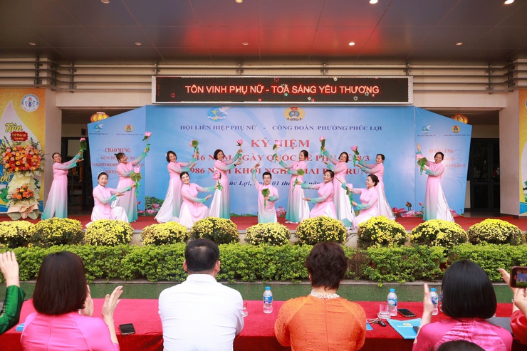Phường Phúc Lợi: Nhiều hoạt động ý nghĩa chào mừng Ngày Quốc tế phụ nữ- Ảnh 4.