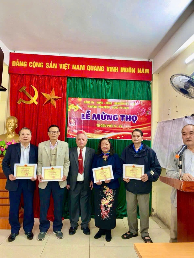 ĐẢNG ỦY – HĐND – UBND – UBMTTQ VN PHƯỜNG VĂN MIẾU – QUỐC TỬ GIÁM TỔ CHỨC TRAO THIỆP CHÚC THỌ NGƯỜI CAO TUỔI NHÂN DỊP XUÂN BÍNH NGỌ 2026- Ảnh 25.