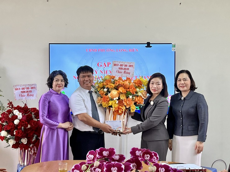 Phường Long Biên tổ chức Gặp mặt kỷ niệm 71 năm Ngày Thầy thuốc Việt Nam (27/2/1955 – 27/2/2026)- Ảnh 3.