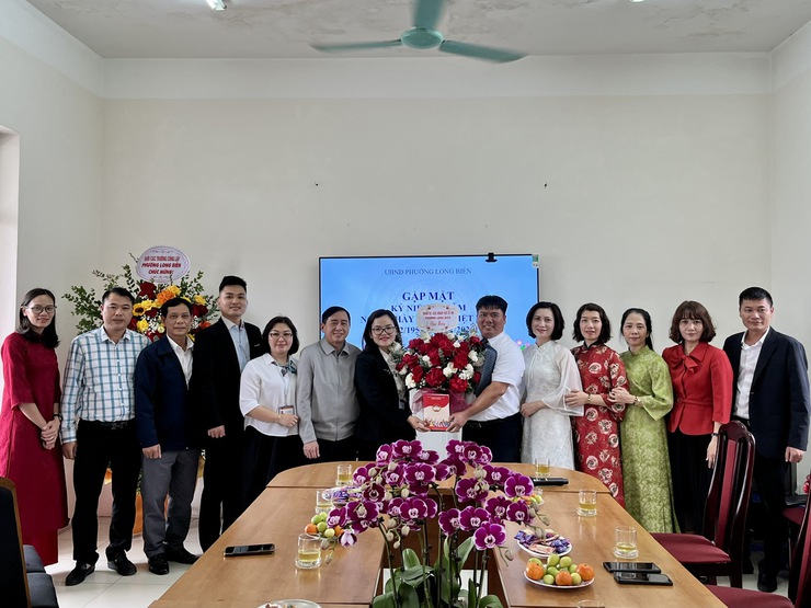 Phường Long Biên tổ chức Gặp mặt kỷ niệm 71 năm Ngày Thầy thuốc Việt Nam (27/2/1955 – 27/2/2026)- Ảnh 8.