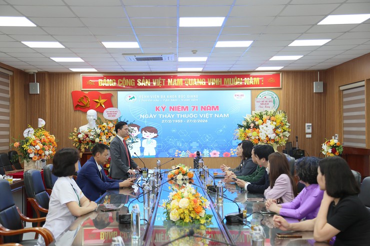 Phường Long Biên tổ chức Gặp mặt kỷ niệm 71 năm Ngày Thầy thuốc Việt Nam (27/2/1955 – 27/2/2026)- Ảnh 7.