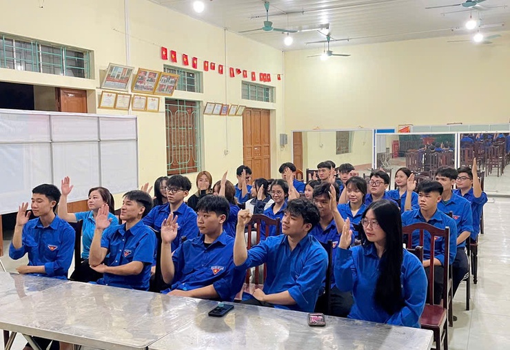 31 chi đoàn khu dân cư và Chi đoàn Thanh niên - Chi hội Phụ nữ Công an xã Quảng Bị tổ chức sinh hoạt chuyên đề tuyên truyền bầu cử đại biểu Quốc hội và HĐND các cấp nhiệm kỳ 2026–2031- Ảnh 4.