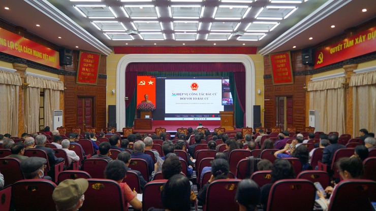 Phường Từ Liêm tham dự hội nghị hướng dẫn nghiệp vụ công tác bầu cử đại biểu Quốc hội khóa XVI và đại biểu HĐND các cấp khóa XVII, nhiệm kỳ 2026-2031- Ảnh 1.