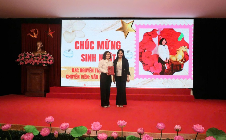 LỄ SINH HOẠT DƯỚI CỜ THÁNG 3 CƠ QUAN ĐẢNG ỦY VÀ CƠ QUAN HĐND-UBND PHƯỜNG BỒ ĐỀ- Ảnh 8.