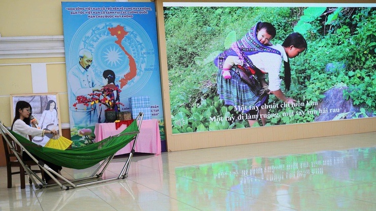 Trường THCS Hữu Bằng, xã Tây Phương tổ chức thành công chuyên đề ngoại khóa Ngữ văn: “Mẹ và tình mẫu tử - Suối nguồn yêu thương”- Ảnh 5.