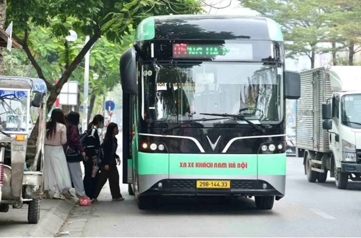 Hà Nội tăng cường 3 tuyến xe buýt kết nối với Khu công nghệ cao Hòa Lạc- Ảnh 1.