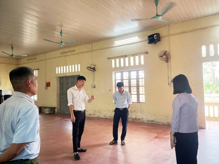 Ban bầu cử số 05 của Ủy ban bầu cử xã Quảng Bị kiểm tra tại Tổ bầu cử thôn Đại Từ và Lương xá- Ảnh 3.