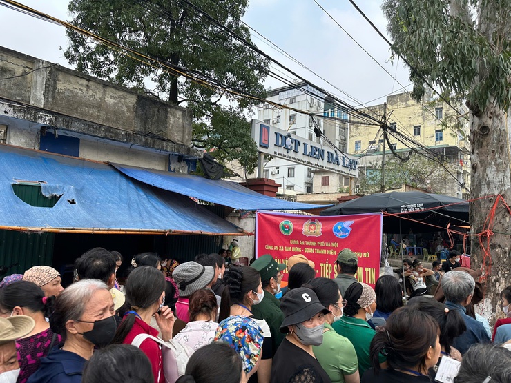 Lan tỏa yêu thương từ 500 suất cơm nghĩa tình tại Bệnh viện K Tân Triều- Ảnh 7.