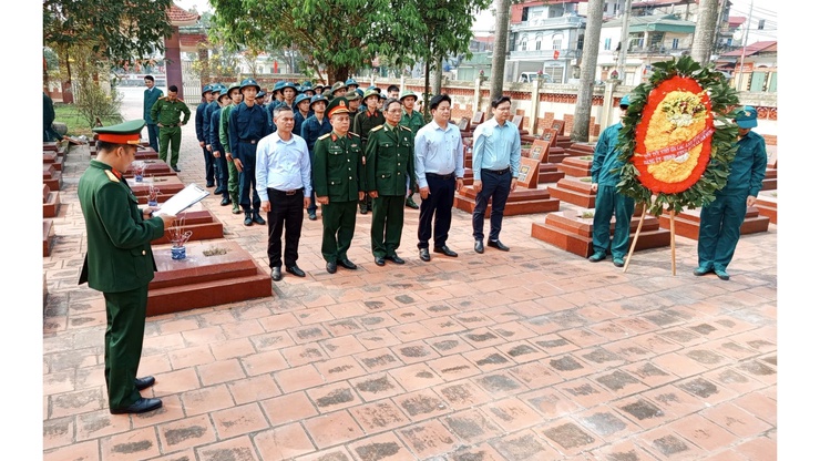 Tam Hưng "Tiếp lửa truyền thống", động viên thanh niên lên đường nhập ngũ năm 2026- Ảnh 1.