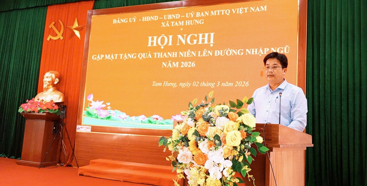 Tam Hưng "Tiếp lửa truyền thống", động viên thanh niên lên đường nhập ngũ năm 2026- Ảnh 4.