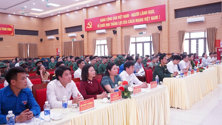 Xã Tây Phương tổ chức Hội nghị gặp mặt và tuyên dương thanh niên lên đường nhập ngũ năm 2026- Ảnh 1.