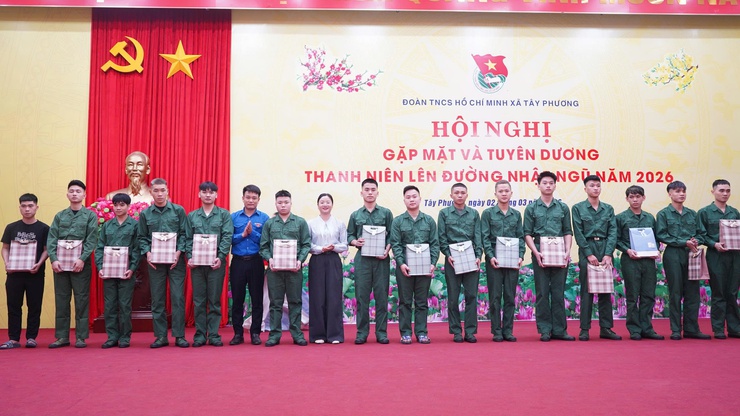 Xã Tây Phương tổ chức Hội nghị gặp mặt và tuyên dương thanh niên lên đường nhập ngũ năm 2026- Ảnh 9.