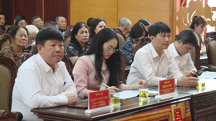 Ứng cử viên đại biểu Quốc hội khoá XVI tiếp xúc cử tri tại Đơn vị bầu cử số 2, thành phố Hà Nội.- Ảnh 3.