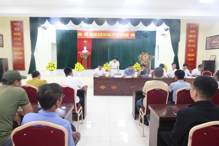 xã Hòa Phú: Đối thoại với các hộ dân thuộc diện thu hồi đất dự án xây dựng tuyến đường từ chợ Sẽ Hồng Phong đi Đồng Lạc tỉnh lộ 429- Ảnh 2.