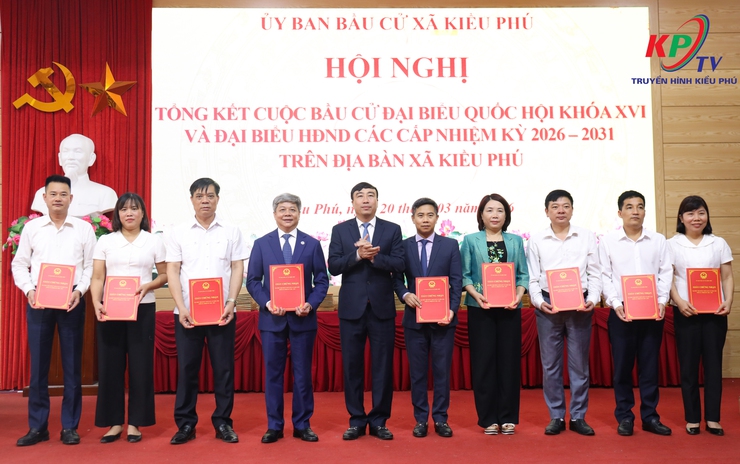 Ủy ban bầu cử xã Kiều Phú tổng kết công tác bầu cử, trao Giấy chứng nhận đại biểu trúng cử và khen thưởng các tập thể, cá nhân tiêu biểu- Ảnh 4.