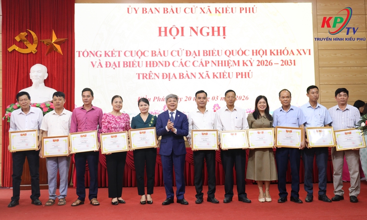 Ủy ban bầu cử xã Kiều Phú tổng kết công tác bầu cử, trao Giấy chứng nhận đại biểu trúng cử và khen thưởng các tập thể, cá nhân tiêu biểu- Ảnh 8.