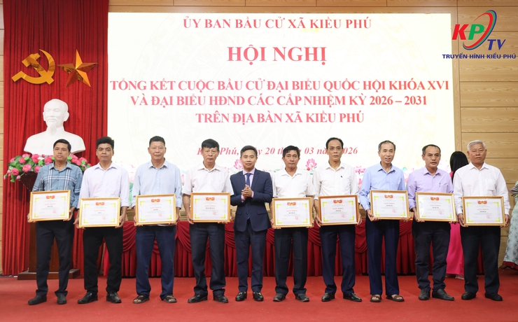 Ủy ban bầu cử xã Kiều Phú tổng kết công tác bầu cử, trao Giấy chứng nhận đại biểu trúng cử và khen thưởng các tập thể, cá nhân tiêu biểu- Ảnh 9.