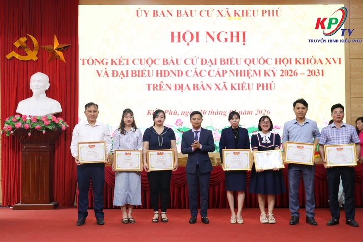 Ủy ban bầu cử xã Kiều Phú tổng kết công tác bầu cử, trao Giấy chứng nhận đại biểu trúng cử và khen thưởng các tập thể, cá nhân tiêu biểu- Ảnh 15.