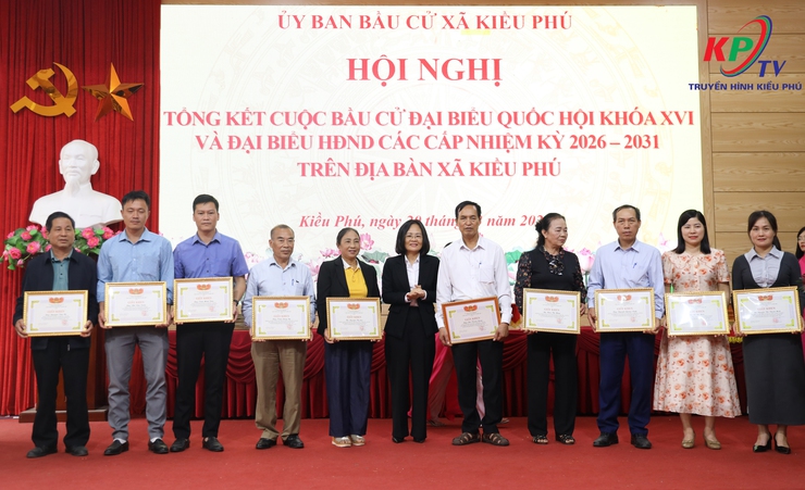 Ủy ban bầu cử xã Kiều Phú tổng kết công tác bầu cử, trao Giấy chứng nhận đại biểu trúng cử và khen thưởng các tập thể, cá nhân tiêu biểu- Ảnh 20.