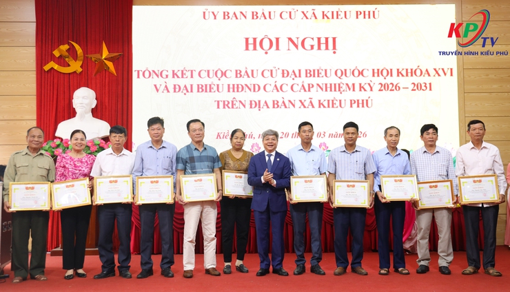 Ủy ban bầu cử xã Kiều Phú tổng kết công tác bầu cử, trao Giấy chứng nhận đại biểu trúng cử và khen thưởng các tập thể, cá nhân tiêu biểu- Ảnh 13.
