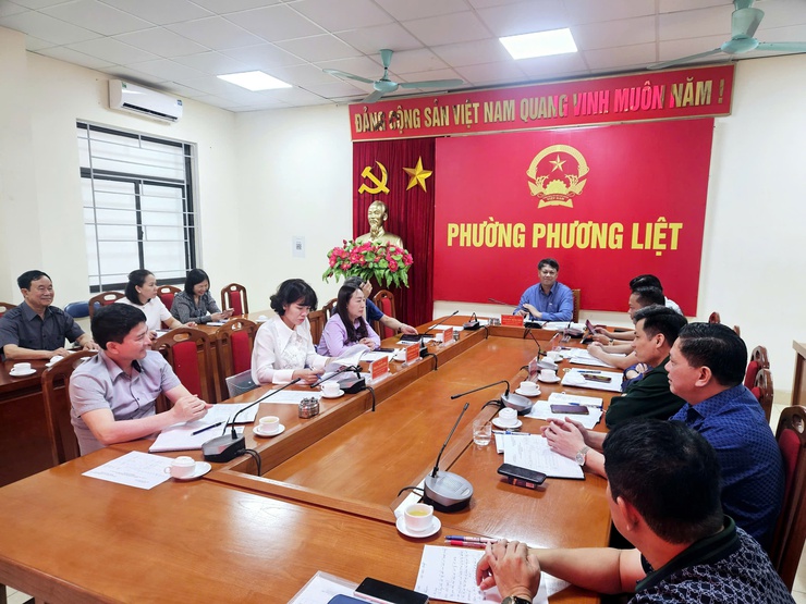 Ủy ban bầu cử phường Phương Liệt họp phiên thứ tám thông qua Biên bản tổng kết cuộc bầu cử và công bố danh sách những người trúng cử đại biểu HĐND phường Phương Liệt khóa II, nhiệm kỳ 2026-2031- Ảnh 1.