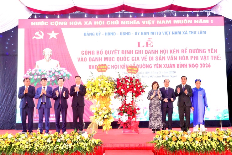 XÃ THƯ LÂM TỔ CHỨC LỄ CÔNG BỐ QUYẾT ĐỊNH GHI DANH HỘI KÉN RỂ ĐƯỜNG YÊN VÀO DANH MỤC DI SẢN VĂN HÓA PHI VẬT THỂ QUỐC GIA VÀ KHAI MẠC HỘI KÉN RỂ XUÂN BÍNH NGỌ 2026
- Ảnh 15.