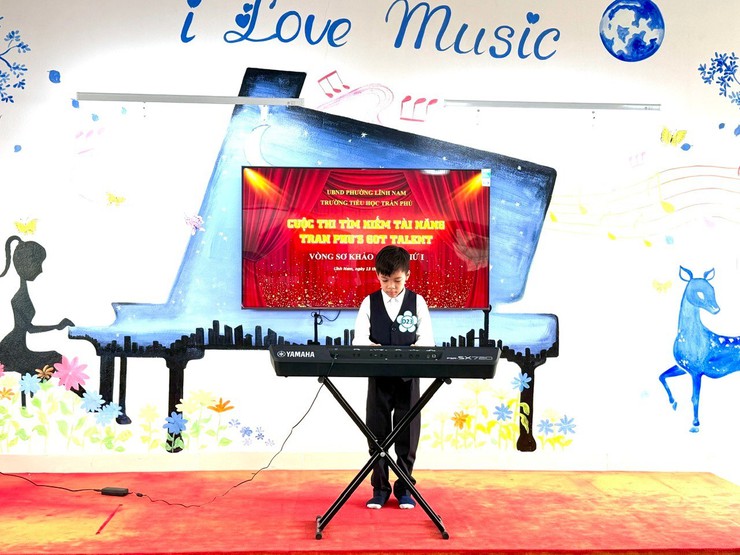 Sôi nổi vòng Sơ khảo Cuộc thi “Tìm kiếm tài năng - TranPhu’ Got Talent” lần thứ I Năm học: 2025-2026- Ảnh 7.