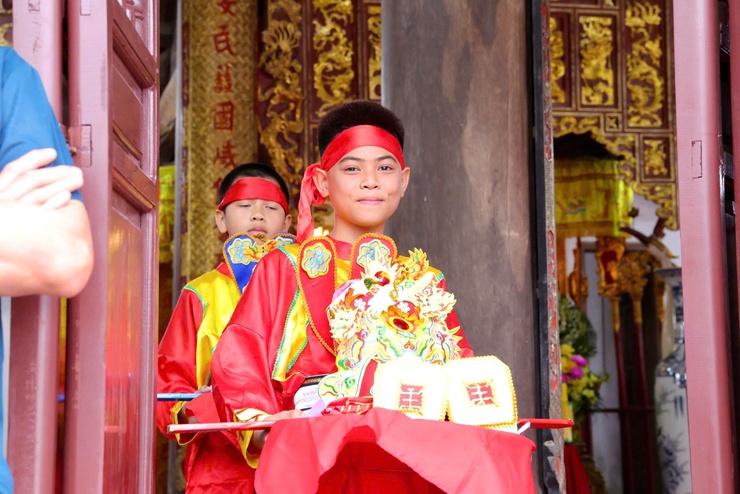 XÃ THƯ LÂM TỔ CHỨC LỄ CÔNG BỐ QUYẾT ĐỊNH GHI DANH HỘI KÉN RỂ ĐƯỜNG YÊN VÀO DANH MỤC DI SẢN VĂN HÓA PHI VẬT THỂ QUỐC GIA VÀ KHAI MẠC HỘI KÉN RỂ XUÂN BÍNH NGỌ 2026
- Ảnh 24.