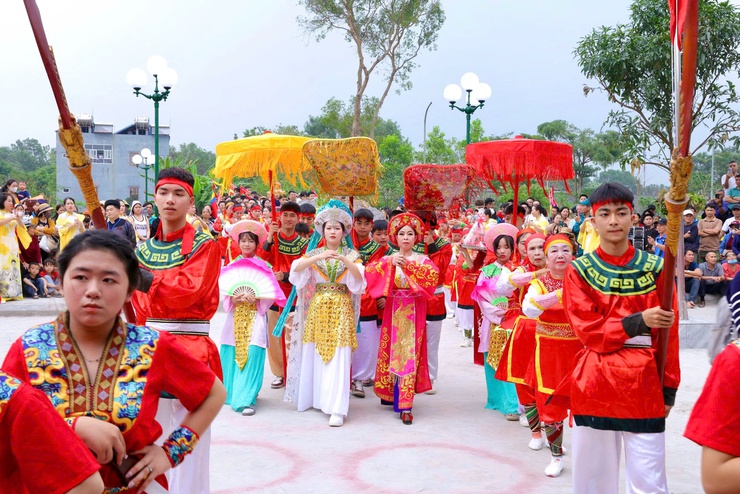 XÃ THƯ LÂM TỔ CHỨC LỄ CÔNG BỐ QUYẾT ĐỊNH GHI DANH HỘI KÉN RỂ ĐƯỜNG YÊN VÀO DANH MỤC DI SẢN VĂN HÓA PHI VẬT THỂ QUỐC GIA VÀ KHAI MẠC HỘI KÉN RỂ XUÂN BÍNH NGỌ 2026
- Ảnh 26.