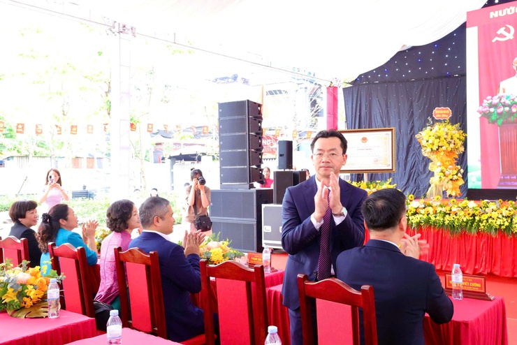 XÃ THƯ LÂM TỔ CHỨC LỄ CÔNG BỐ QUYẾT ĐỊNH GHI DANH HỘI KÉN RỂ ĐƯỜNG YÊN VÀO DANH MỤC DI SẢN VĂN HÓA PHI VẬT THỂ QUỐC GIA VÀ KHAI MẠC HỘI KÉN RỂ XUÂN BÍNH NGỌ 2026
- Ảnh 3.