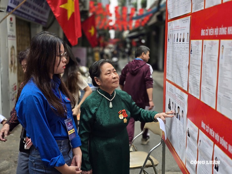 CỬ TRI PHƯỜNG VĂN MIẾU – QUỐC TỬ GIÁM: "TÔI GỬI NIỀM TIN VÀO NHỮNG NGƯỜI ỨNG CỬ ĐẠI BIỂU"- Ảnh 6.