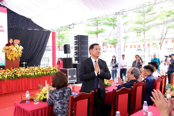 XÃ THƯ LÂM TỔ CHỨC LỄ CÔNG BỐ QUYẾT ĐỊNH GHI DANH HỘI KÉN RỂ ĐƯỜNG YÊN VÀO DANH MỤC DI SẢN VĂN HÓA PHI VẬT THỂ QUỐC GIA VÀ KHAI MẠC HỘI KÉN RỂ XUÂN BÍNH NGỌ 2026
- Ảnh 7.