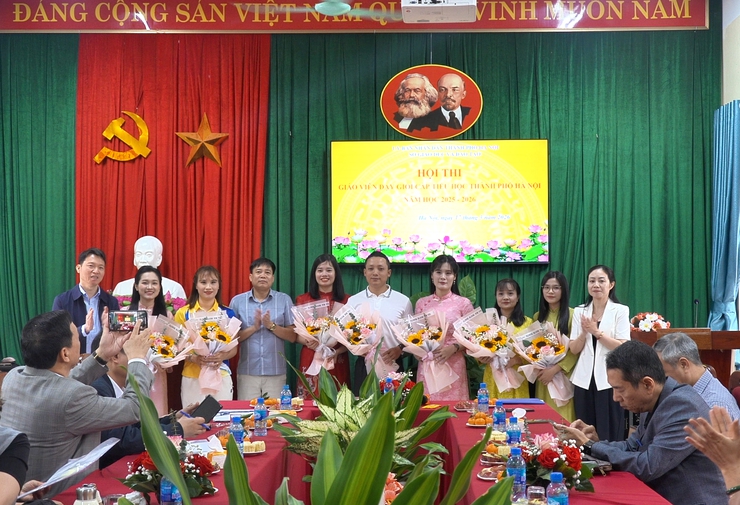 Xã Ứng Hòa có 2 giáo viên tham gia Hội thi giáo viên giỏi tiểu học cấp thành phố.- Ảnh 1.