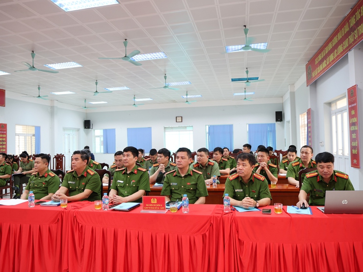 Cụm thi đua số 16 - Công an Thành phố Hà Nội: Quán triệt khẩu hiệu hành động mới, quyết liệt triển khai phong trào "Ba nhất" năm 2026- Ảnh 3.