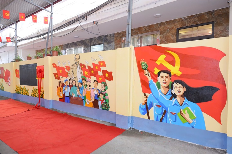Phường Hoàng Mai: Hoạt động vẽ tranh tường góp phần lan tỏa thông điệp bầu cử- Ảnh 1.