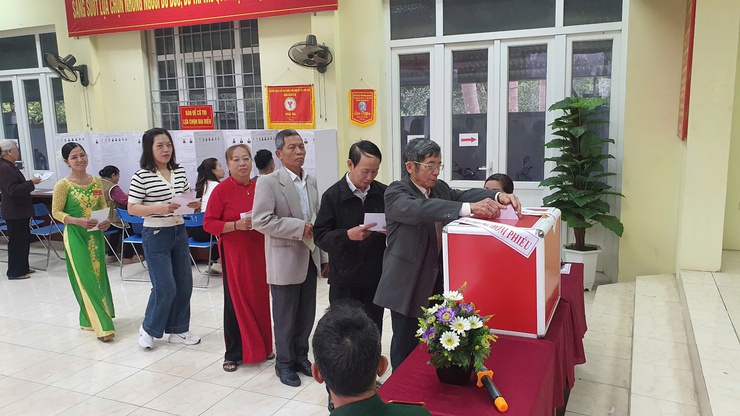 Phường Phú Lương: Tổ chức thành công cuộc bầu cử, tỷ lệ cử tri tham gia đạt gần 100%- Ảnh 2.