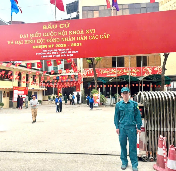 LỰC LƯỢNG DÂN QUÂN TỰ VỆ PHƯỜNG VĂN MIẾU – QUỐC TỬ GIÁM TÍCH CỰC THAM GIA BẢO ĐẢM AN NINH, TRẬT TỰ TẠI CÁC KHU VỰC BỎ PHIẾU- Ảnh 7.