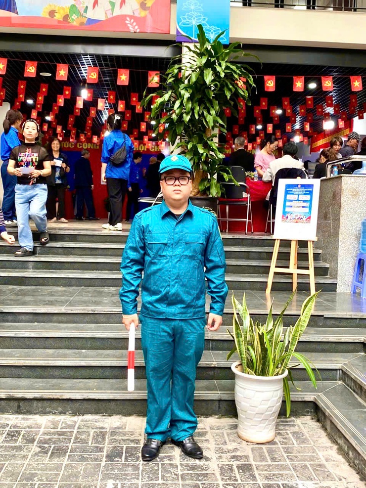 LỰC LƯỢNG DÂN QUÂN TỰ VỆ PHƯỜNG VĂN MIẾU – QUỐC TỬ GIÁM TÍCH CỰC THAM GIA BẢO ĐẢM AN NINH, TRẬT TỰ TẠI CÁC KHU VỰC BỎ PHIẾU- Ảnh 3.