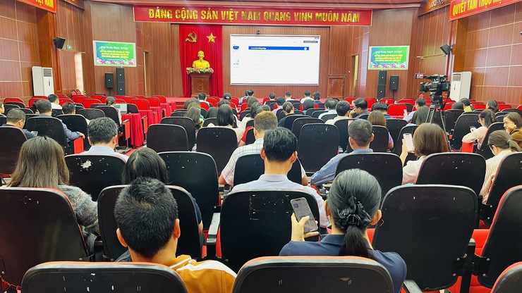 Sở Khoa học Công nghệ triển khai tập huấn không gian làm việc số HanoiWork, đẩy mạnh chuyển đổi số trong hoạt động của hệ thống chính trị cơ sở- Ảnh 1.