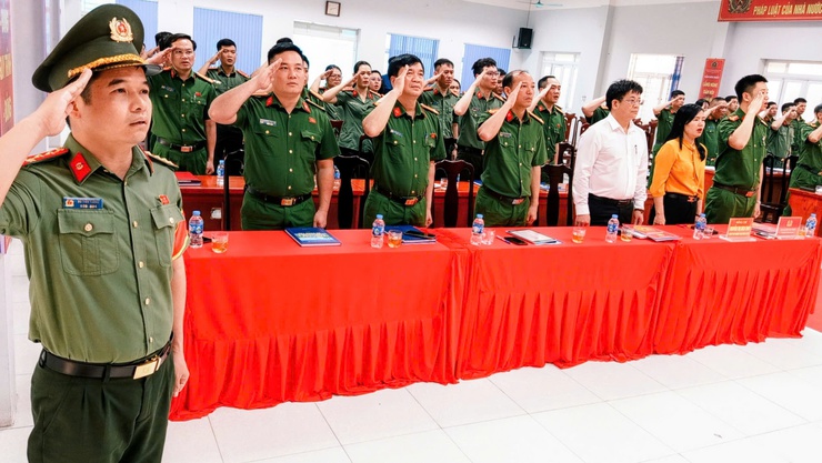 Cụm thi đua số 16 - Công an Thành phố Hà Nội: Quán triệt khẩu hiệu hành động mới, quyết liệt triển khai phong trào "Ba nhất" năm 2026- Ảnh 1.